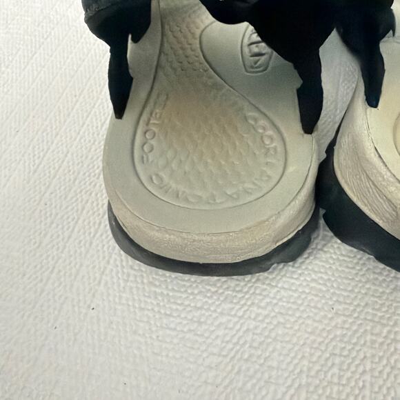 Keen Rose Sandals Womens Size 7 Black Closed Toe Adjustable Strap - Picture 4 of 9